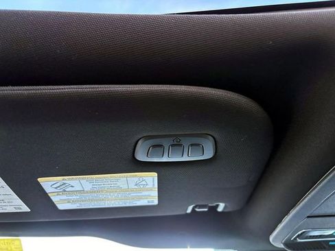 Used 2025 Ford F150 Lariat w/ Equipment Group 501A Mid image 30