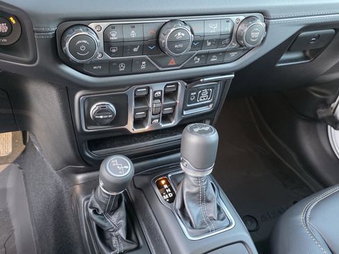 New 2026 Jeep Wrangler Unlimited Sahara AWD/4WD image 20
