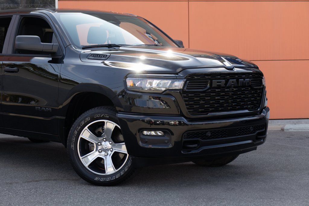 Used 2025 RAM 1500 Tradesman AWD/4WD image 3