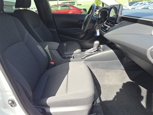 Used 2025 Toyota Corolla LE image 14