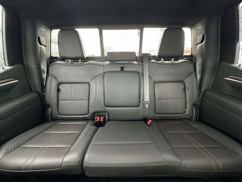 Used 2025 Chevrolet Silverado 1500 High Country w/ High Country Premium Package AWD/4WD image 49