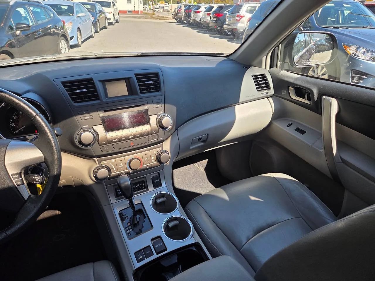Used 2012 Toyota Highlander SE w/ Tow Pkg AWD/4WD image 49