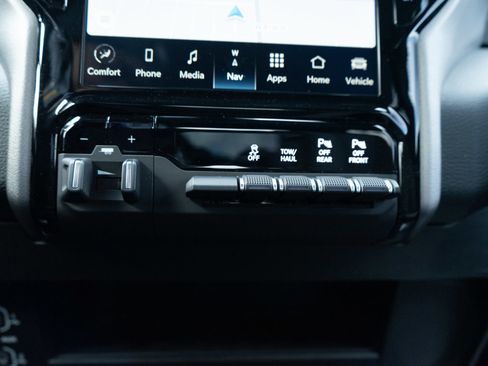 Used 2024 RAM 2500 Big Horn w/ Sport Appearance Package image 20