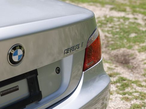 Used 2010 BMW 528i Sedan RWD image 36