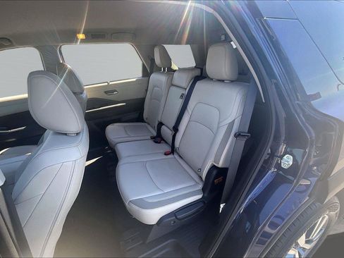 Certified 2024 Nissan Pathfinder SL FWD image 27