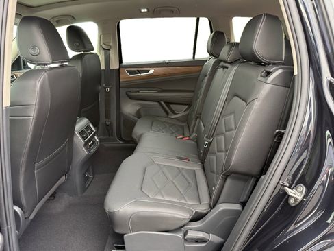 New 2026 Volkswagen Atlas SE image 16