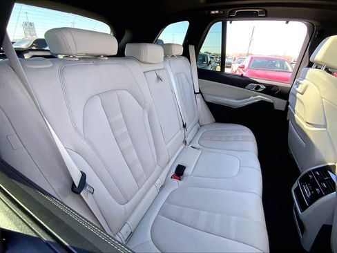 Used 2022 BMW X5 xDrive40i w/ M Sport Package image 20