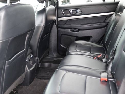 Used 2019 Ford Explorer XLT w/ Equipment Group 202A AWD/4WD image 18
