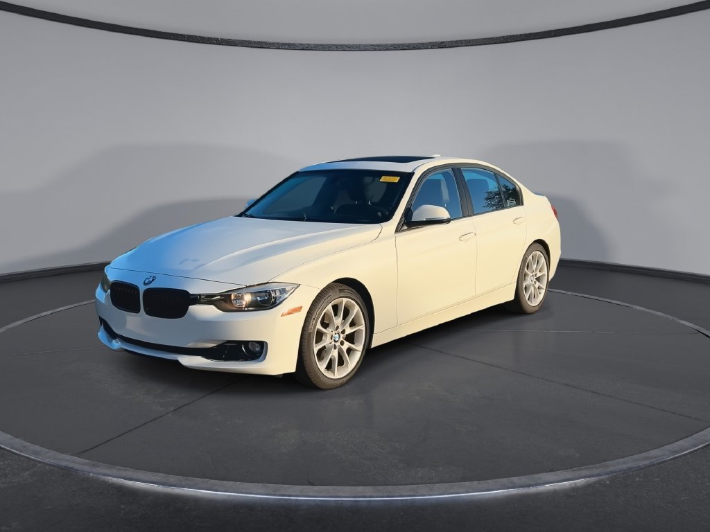 Used 2014 BMW 320i Sedan RWD image 4