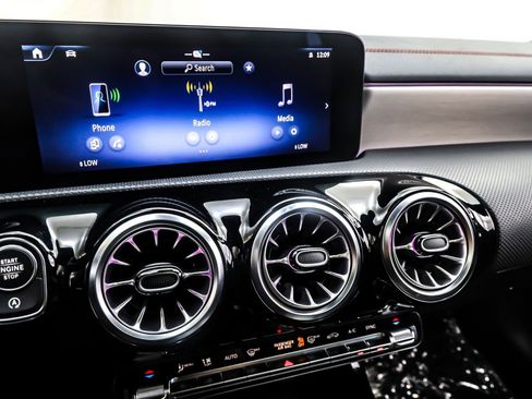 Used 2024 Mercedes-Benz CLA 250 image 20