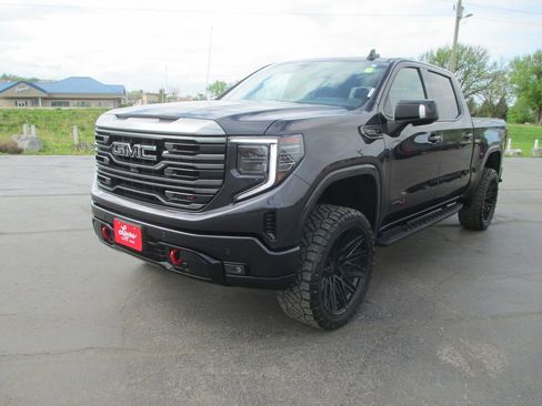 Used 2024 GMC Sierra 1500 AT4 w/ Technology Package image 11