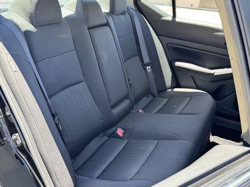 Used 2024 Nissan Altima 2.5 SV FWD image 32