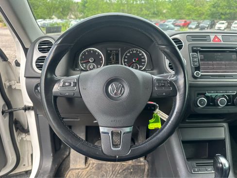 Used 2011 Volkswagen Tiguan SE AWD/4WD image 11