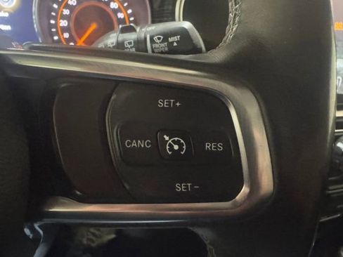 Used 2018 Jeep Wrangler Unlimited Sahara AWD/4WD image 21