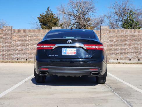 Used 2013 Toyota Avalon XLE image 7
