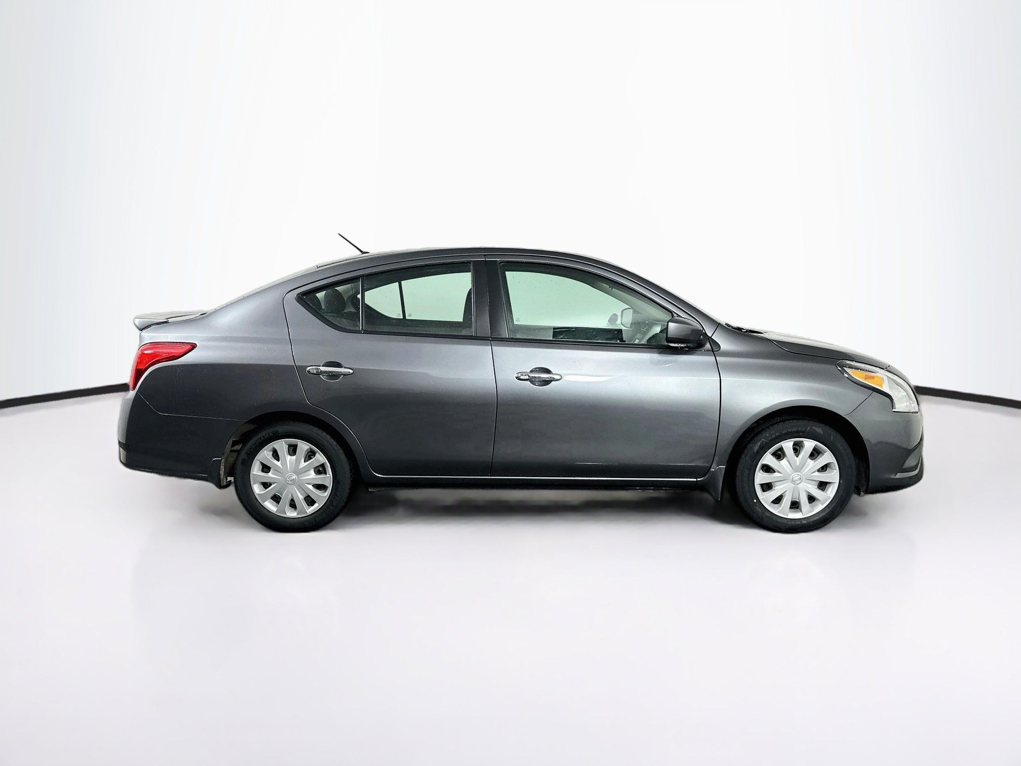 Used 2018 Nissan Versa SV FWD image 10