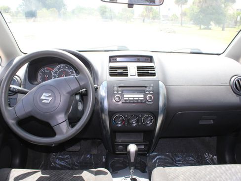 Used 2007 Suzuki SX4 AWD Hatchback image 12