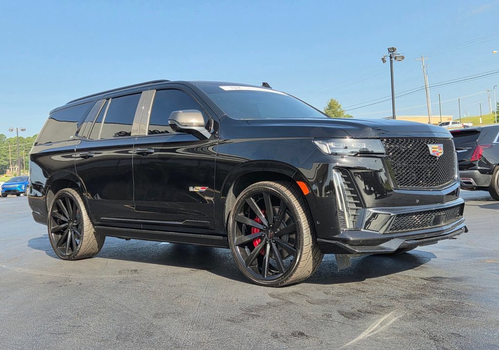 Used 2023 Cadillac Escalade V w/ Heavy-Duty Trailer Package AWD/4WD image 4