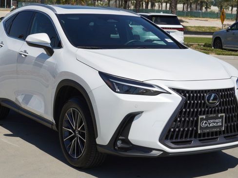 Used 2025 Lexus NX 250 FWD w/ Accessory Package (Z1) image 3