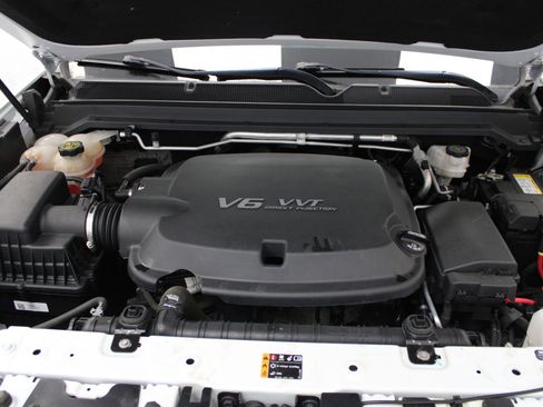 Used 2022 Chevrolet Colorado LT w/ LT Convenience Package AWD/4WD image 10