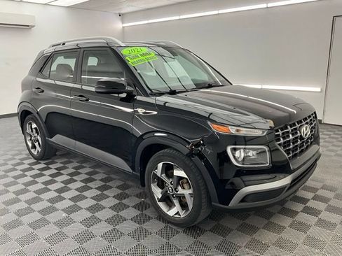 Used 2021 Hyundai Venue SEL w/ Premium Package FWD image 3