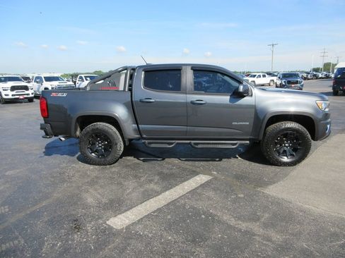 Used 2016 Chevrolet Colorado Z71 AWD/4WD image 2