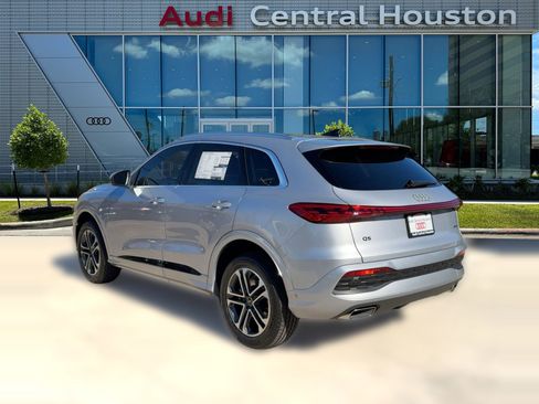 New 2025 Audi Q5 Premium image 3