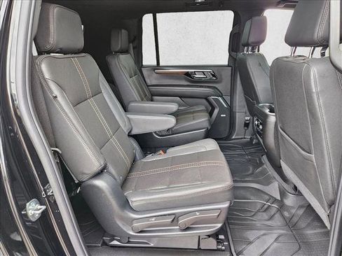 Used 2026 Chevrolet Suburban High Country AWD/4WD image 22