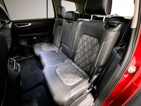 Used 2024 Volkswagen Atlas SEL Premium R-Line image 22