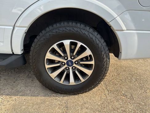 Used 2016 Ford Expedition XLT RWD image 27