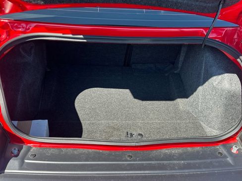 Used 2016 Dodge Challenger R/T Scat Pack RWD image 9