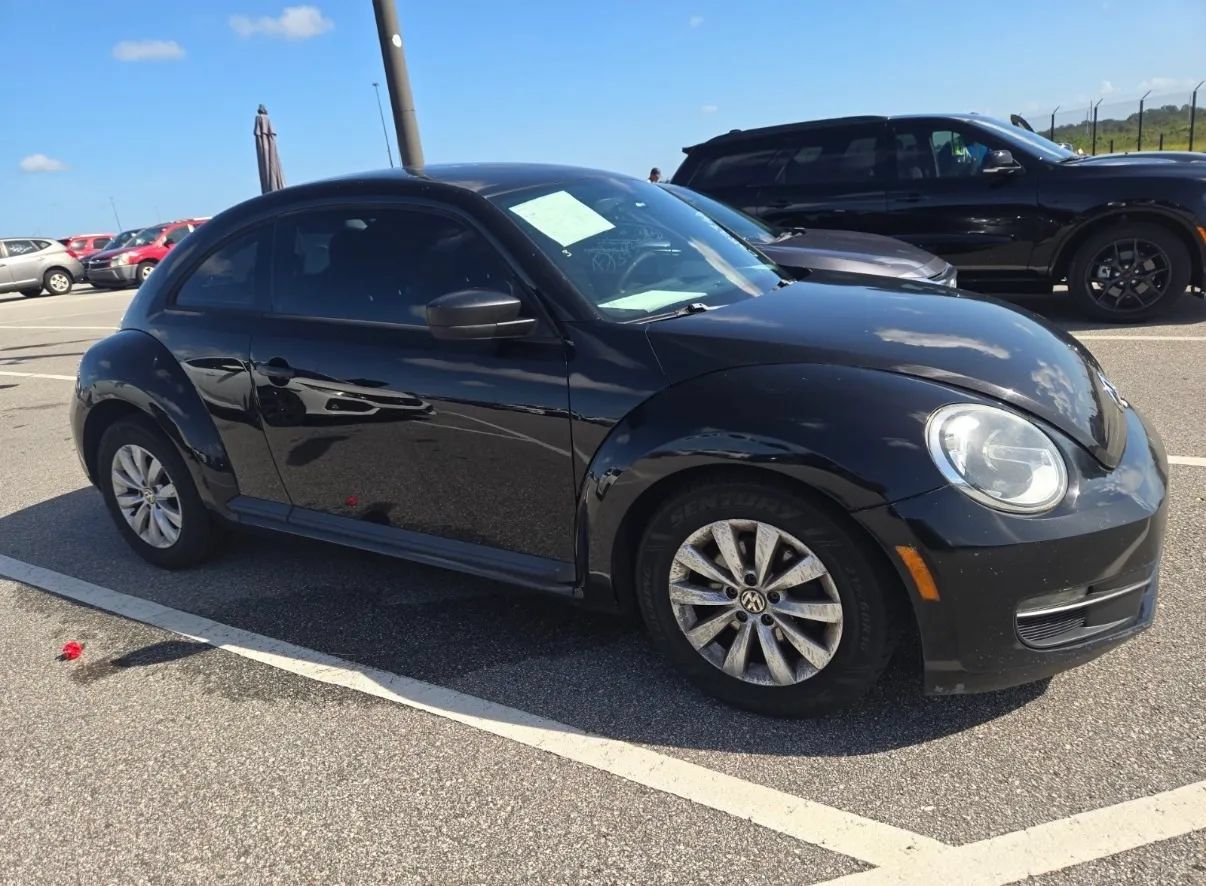 Used 2013 Volkswagen Beetle 2.5 FWD image 4