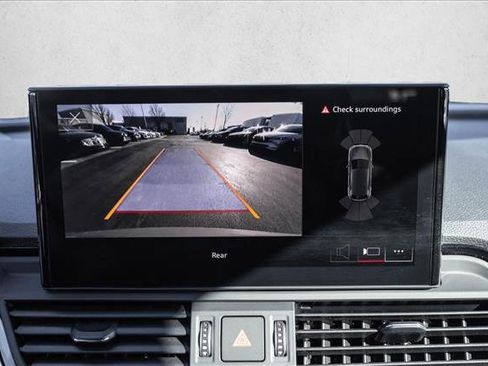 Used 2025 Audi Q5 2.0T Premium image 17