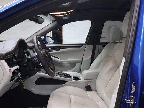Used 2016 Porsche Macan S w/ Infotainment Package AWD/4WD image 17