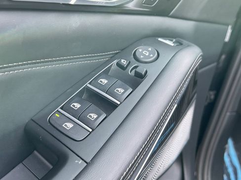 Used 2023 BMW X5 M50i w/ Executive Package image 12