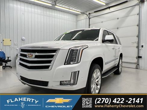 Used 2020 Cadillac Escalade Luxury AWD/4WD image 6
