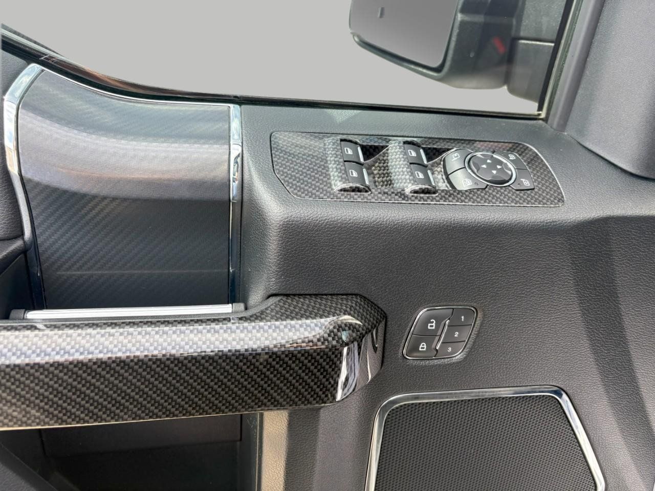 Used 2019 Ford F150 Lariat w/ Equipment Group 502A Luxury AWD/4WD image 12