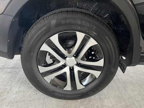 Used 2015 Toyota RAV4 LE AWD/4WD image 27
