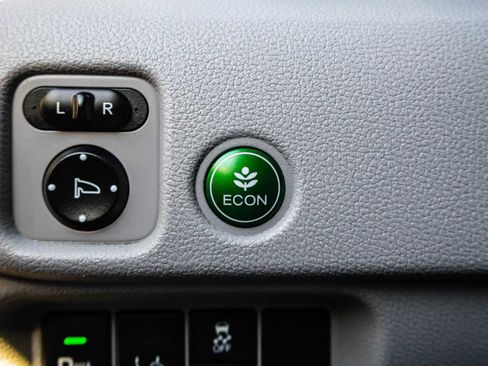 Used 2017 Honda Pilot Touring image 44