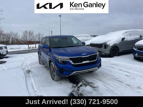 Certified 2023 Kia Seltos LX image 3