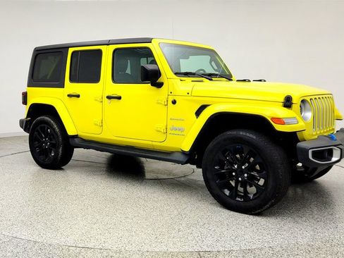 Used 2023 Jeep Wrangler Unlimited Sahara w/ Cold Weather Group AWD/4WD image 3