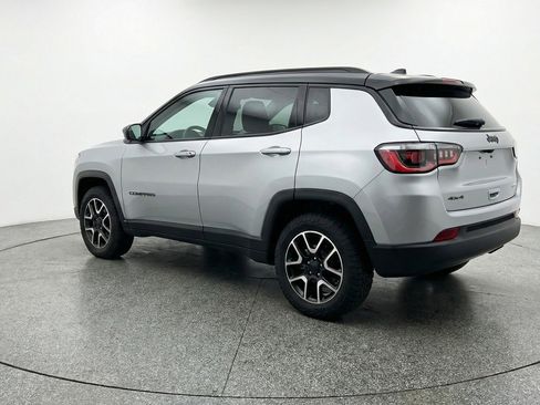 Used 2025 Jeep Compass Trailhawk image 6