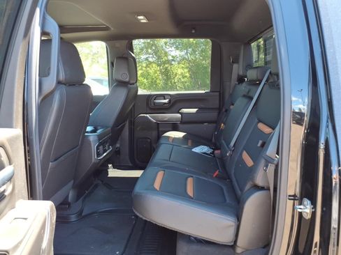 Used 2022 GMC Sierra 3500 AT4 w/ AT4 Preferred Package AWD/4WD image 15
