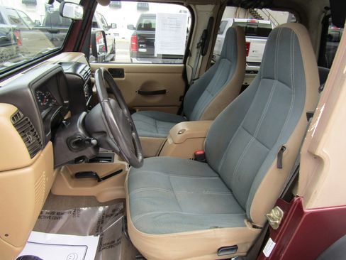 Used 2001 Jeep Wrangler Sahara AWD/4WD image 13