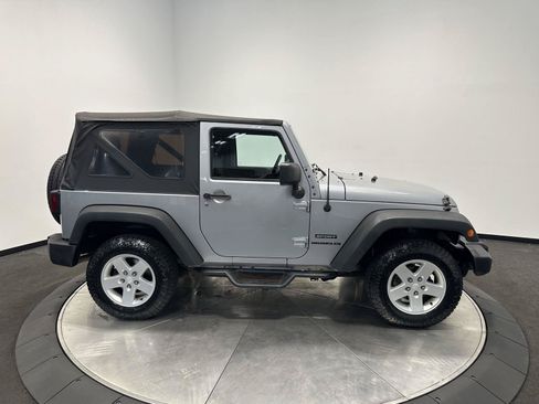 Used 2015 Jeep Wrangler Sport w/ Quick Order Package 24S AWD/4WD image 8