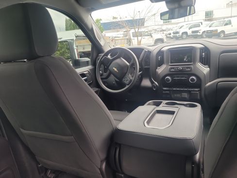 Used 2024 Chevrolet Silverado 2500 Custom w/ Custom Convenience Package AWD/4WD image 11