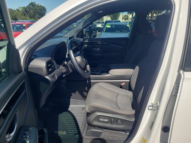 Used 2023 Honda Pilot Sport image 14