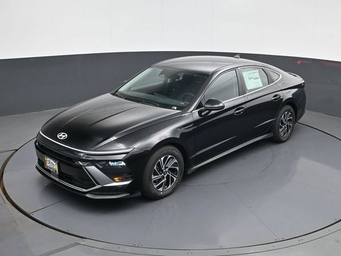 New 2026 Hyundai Sonata Blue FWD image 13