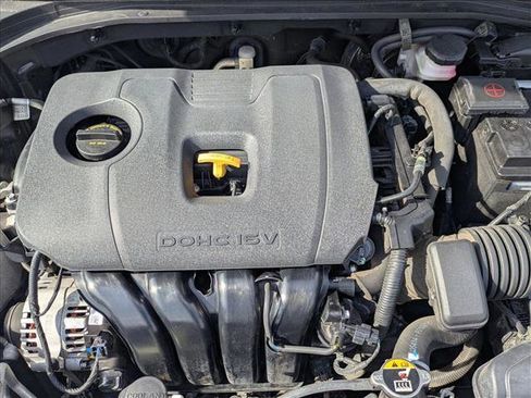 Used 2020 Hyundai Elantra Limited w/ Ultimate Package 03 image 21