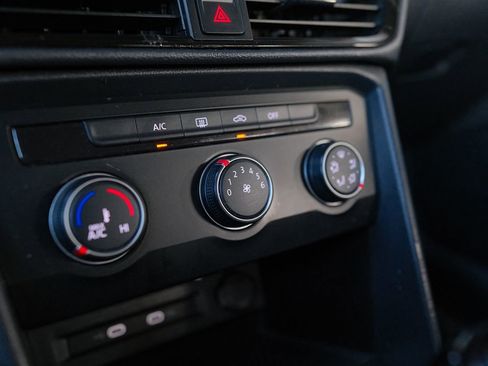 Used 2022 Volkswagen Taos S image 23